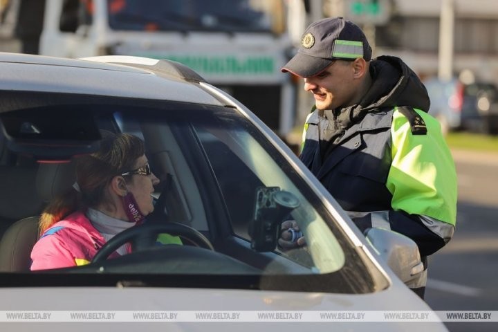 В Бресте образцовые водители получили от ГАИ подарки накануне Дня автомобилиста