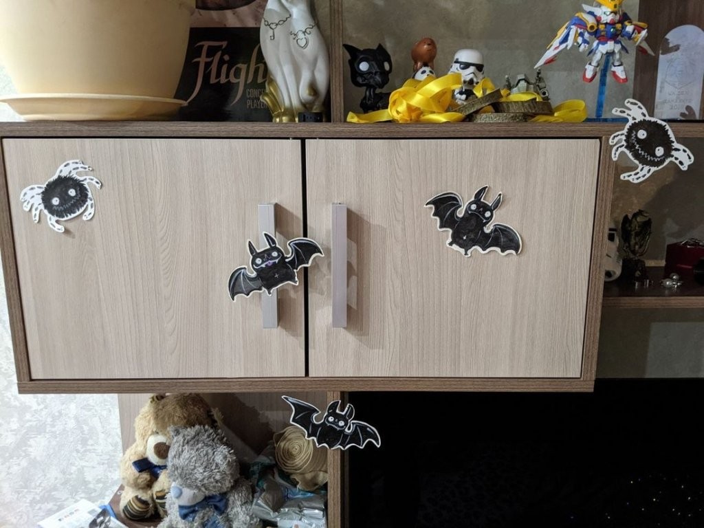 Белорусы украсили офисы и дома к Хэллоуину. Смотрите, как получилось