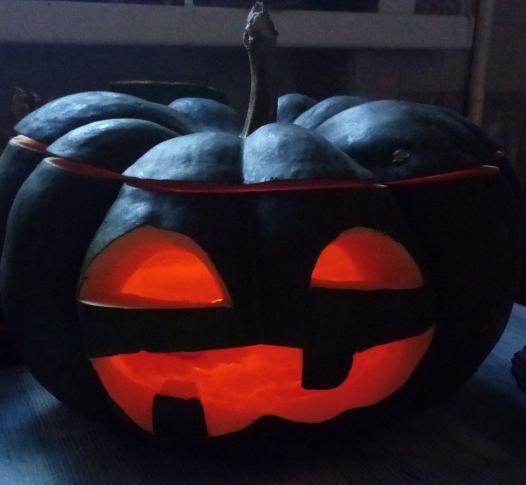 Белорусы украсили офисы и дома к Хэллоуину. Смотрите, как получилось