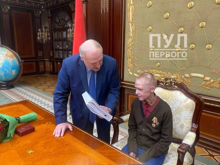 Роман Когодовский, спасший на пожаре младшего брата, впервые появился на фото