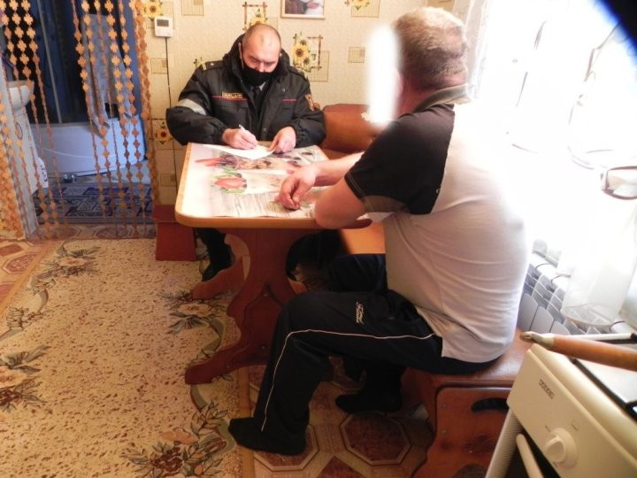 Сколько раз нужно разбить женщине голову, чтобы она перестала любить? Рейд по семейным скандалистам в Столине