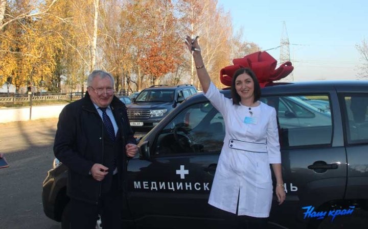 Новенький автомобиль для медиков подарила птицефабрика «Дружба» (Брестская область)
