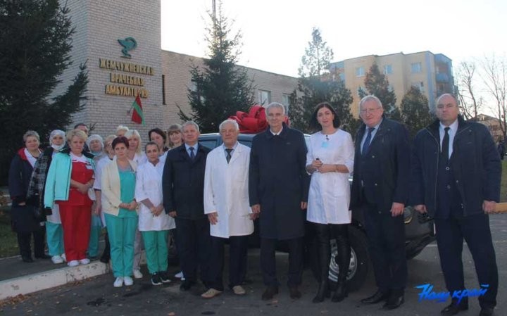 Новенький автомобиль для медиков подарила птицефабрика «Дружба» (Брестская область)