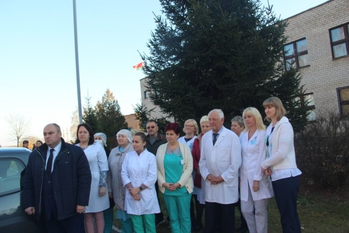 Новенький автомобиль для медиков подарила птицефабрика «Дружба» (Брестская область)