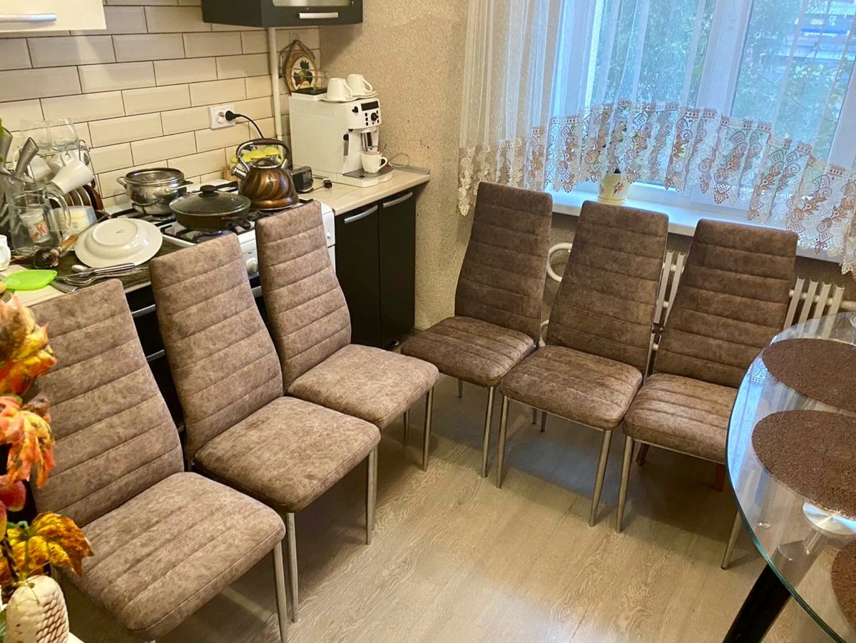 Они творят чудеса! Мастерская по перетяжке и ремонту мебели вдохнет новую жизнь в ваш диван … и не только