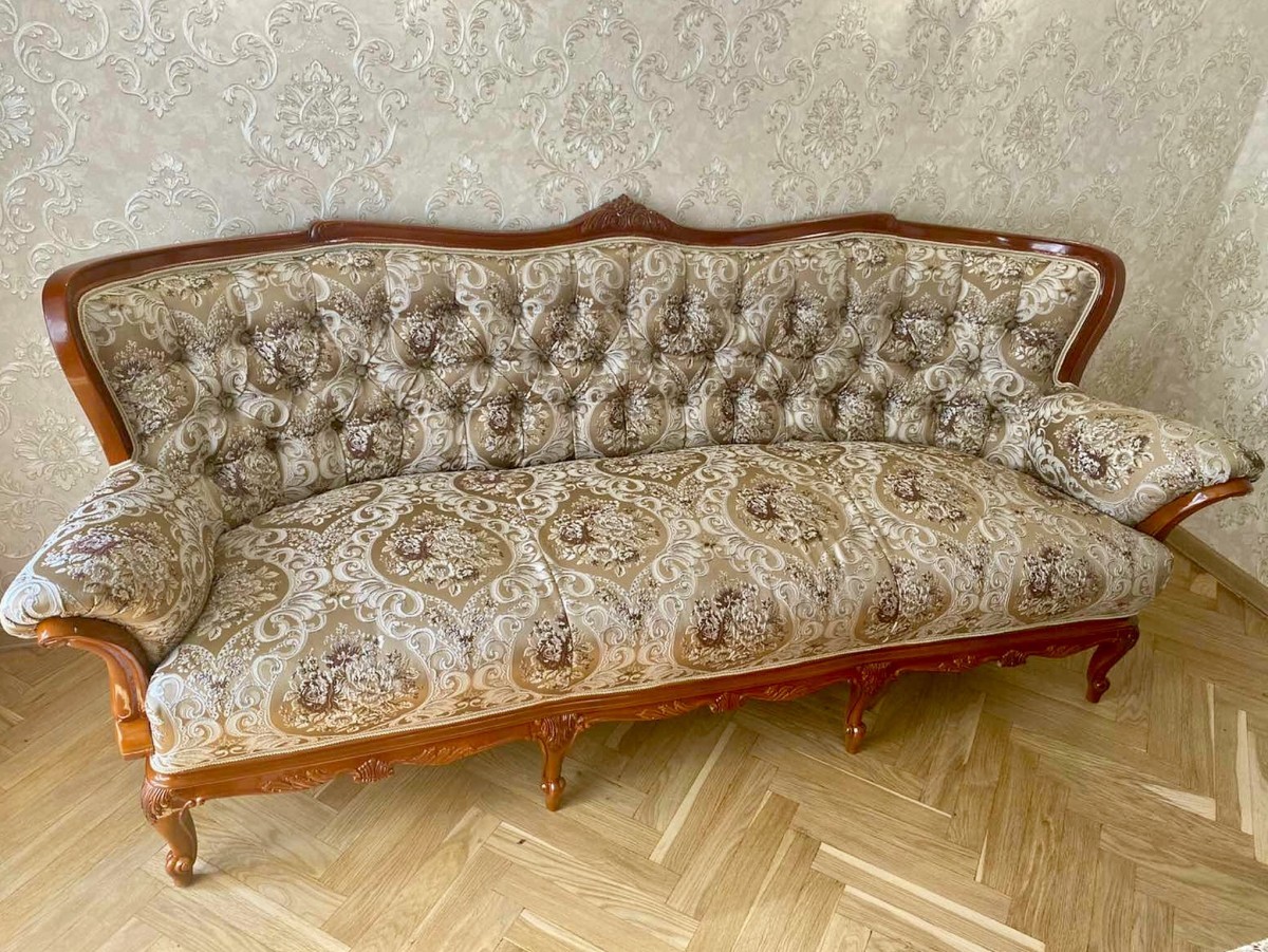 Они творят чудеса! Мастерская по перетяжке и ремонту мебели вдохнет новую жизнь в ваш диван … и не только