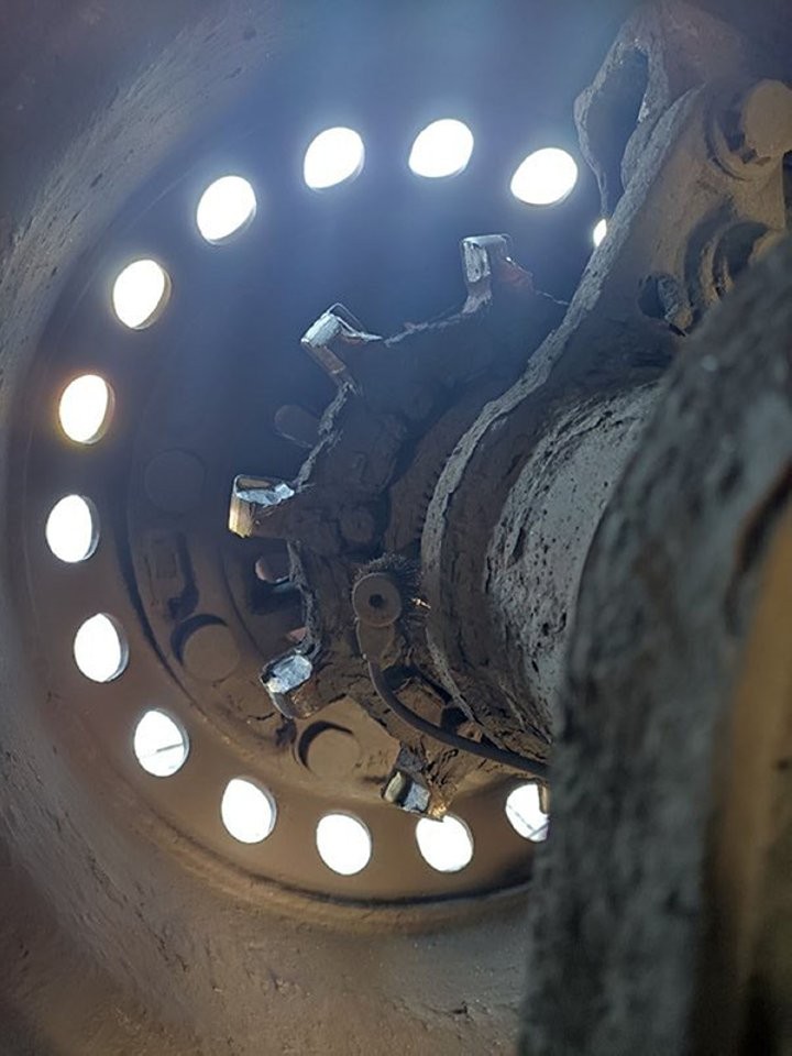 В Польше белорусской фуре запретили движение из-за изношенных тормозных дисков