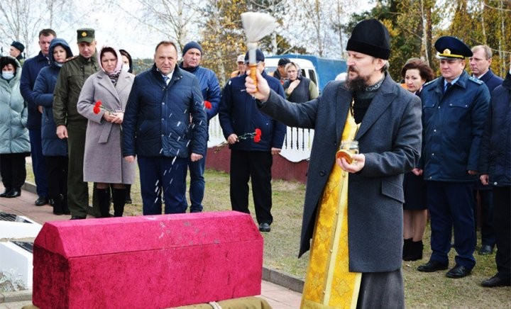 В д.Шилин Березовского района перезахоронили останки мирных граждан, убитых в годы ВОВ