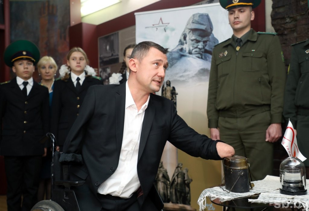 Алексей Талай привез в Брестскую крепость священную землю с Саур-Могилы в Донбассе