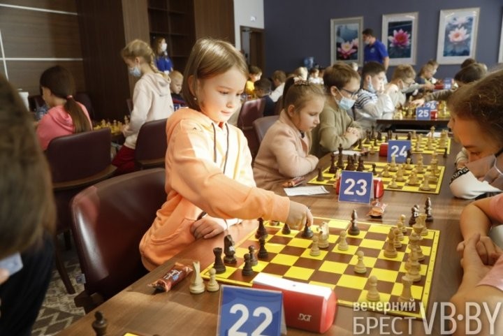 «Черная пешка» в Бресте. Первые кадры пятого шахматного фестиваля