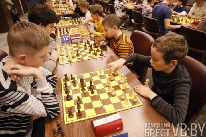 «Черная пешка» в Бресте. Первые кадры пятого шахматного фестиваля
