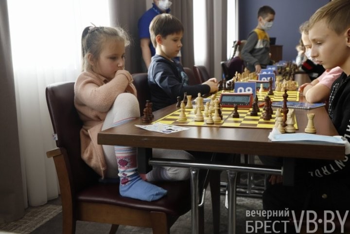 «Черная пешка» в Бресте. Первые кадры пятого шахматного фестиваля