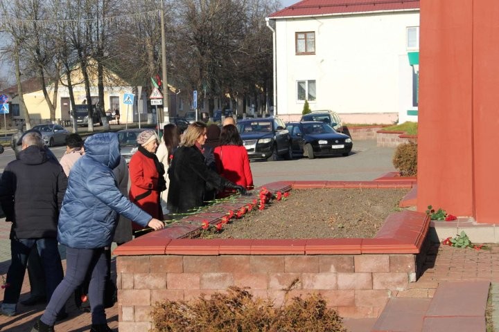 Кинолекторий, видеовикторины – посмотрели, что подготовили в Брестской области ко Дню Октябрьской революции