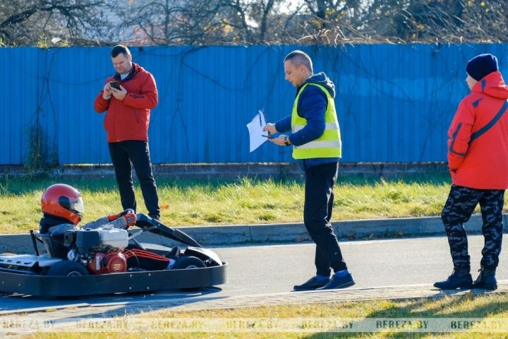 В Березе состоялся турнир по фигурному вождению карта