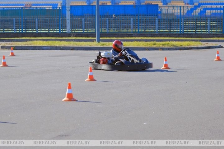 В Березе состоялся турнир по фигурному вождению карта
