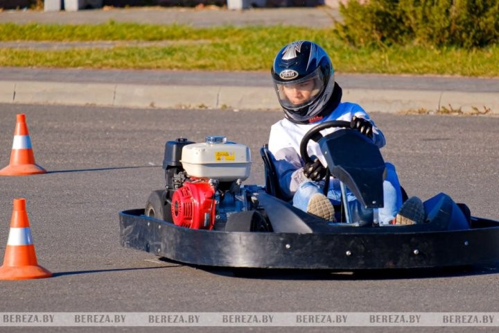 В Березе состоялся турнир по фигурному вождению карта