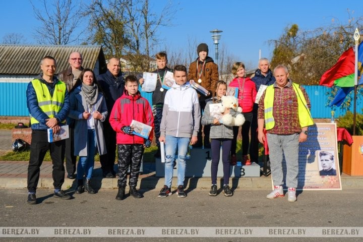 В Березе состоялся турнир по фигурному вождению карта