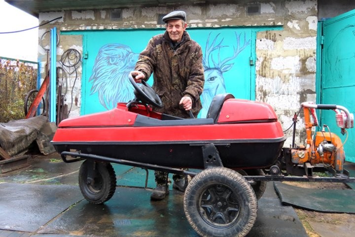 Местный «кулибин». Житель Могилевской области собрал трактор и мотоцикл