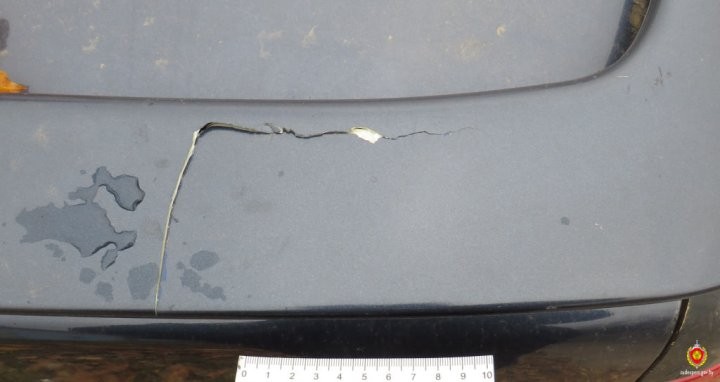 В Пинске пьяный мужчина повредил чужое авто на сумму более 250 рублей