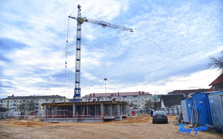Первопроходец монолитного домостроения: в центре Барановичей возводят уникальную девятиэтажку