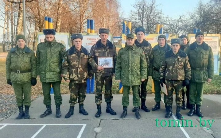 В Бресте проводили в запас воинов-ракетчиков