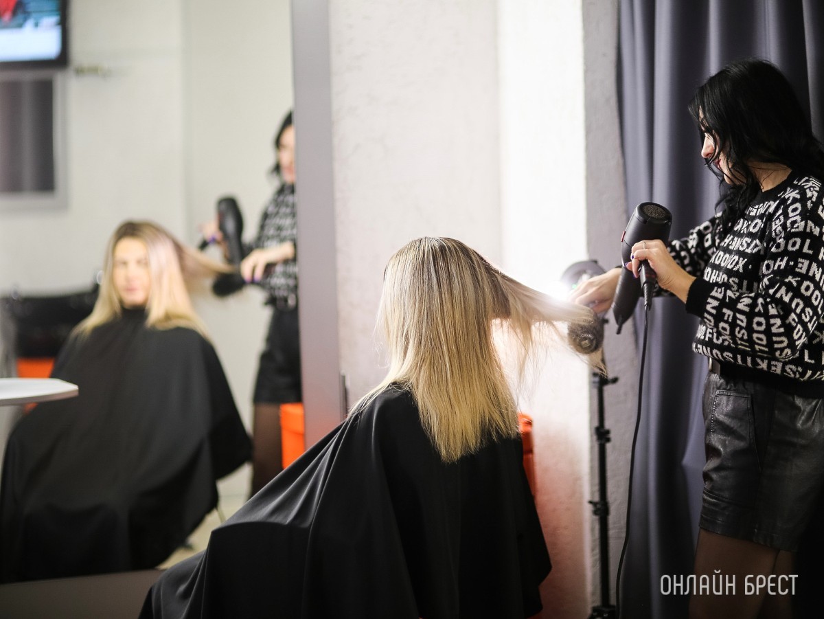 Не салон и не студия, а новая парикмахерская «CARAMEL» открылась на Востоке в Бресте