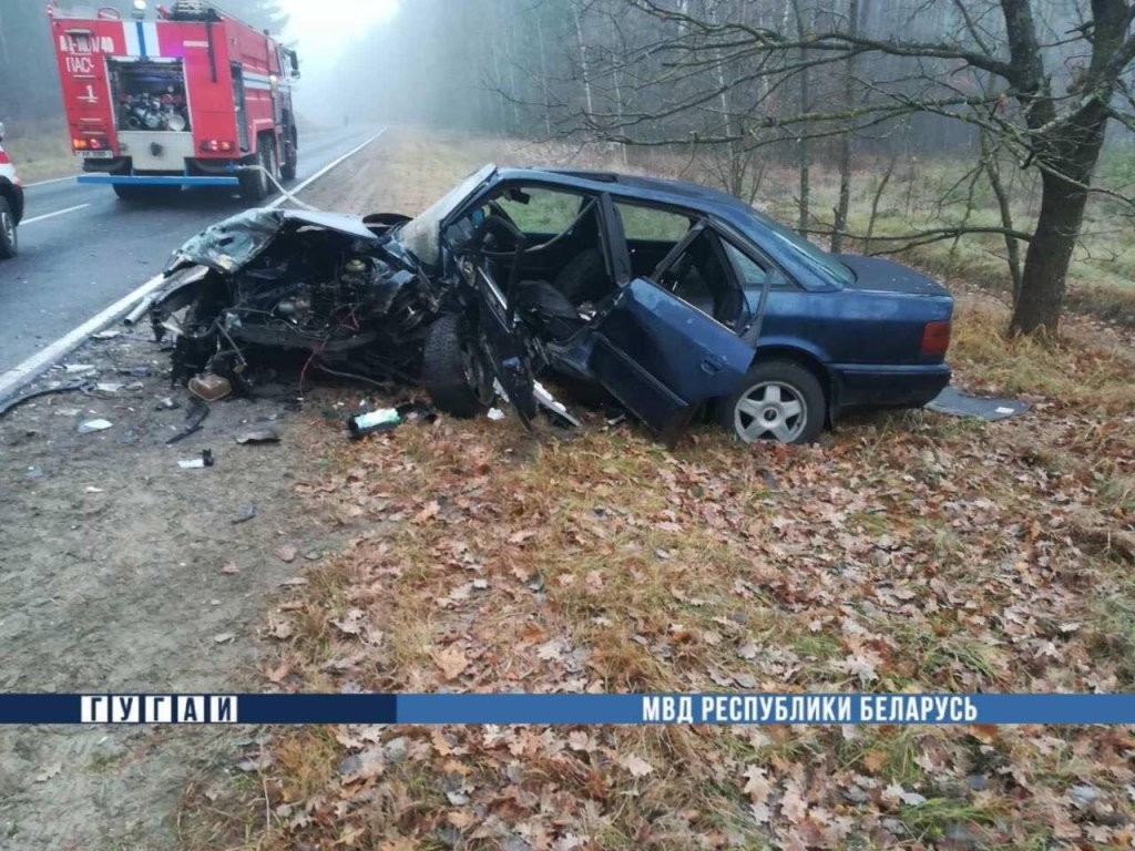 Три легковушки столкнулись возле Лунинца: один водитель госпитализирован