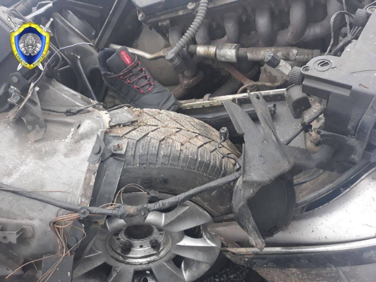 Жуткие кадры. В Минске BMW врезался в столб. Водитель погиб