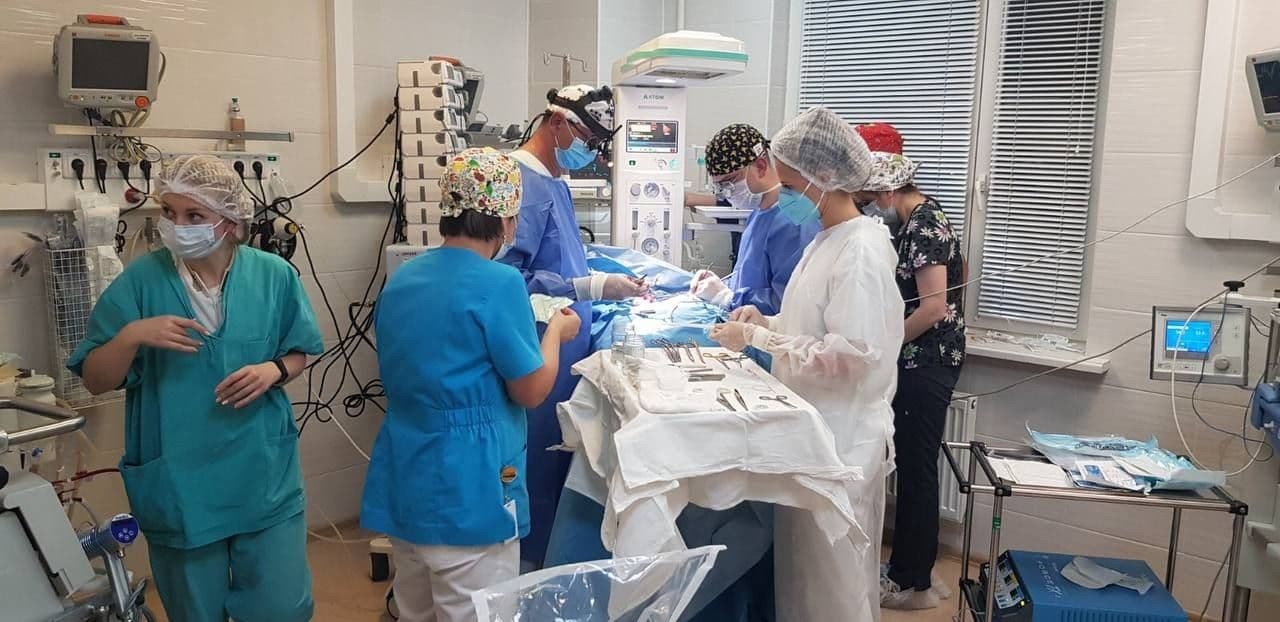 С помощью ЭКМО медики спасли новорожденную. За ее жизнь боролись 2 месяца