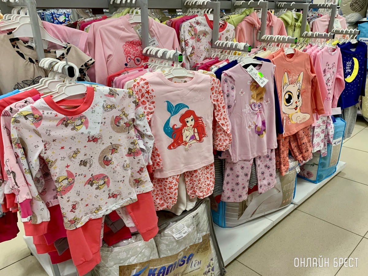 Осенне-зимние куртки для девочек и мальчиков в Детском мире на Советской в Бресте