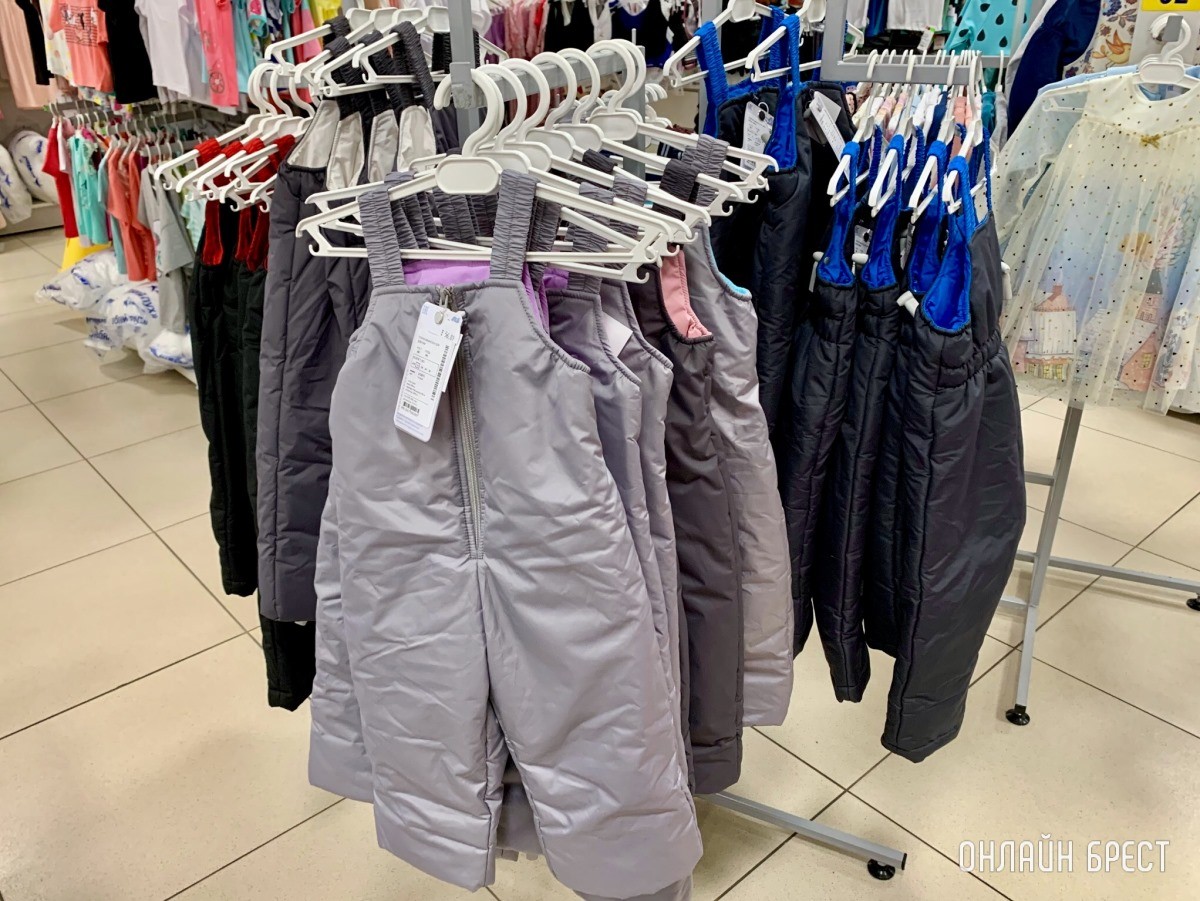 Осенне-зимние куртки для девочек и мальчиков в Детском мире на Советской в Бресте