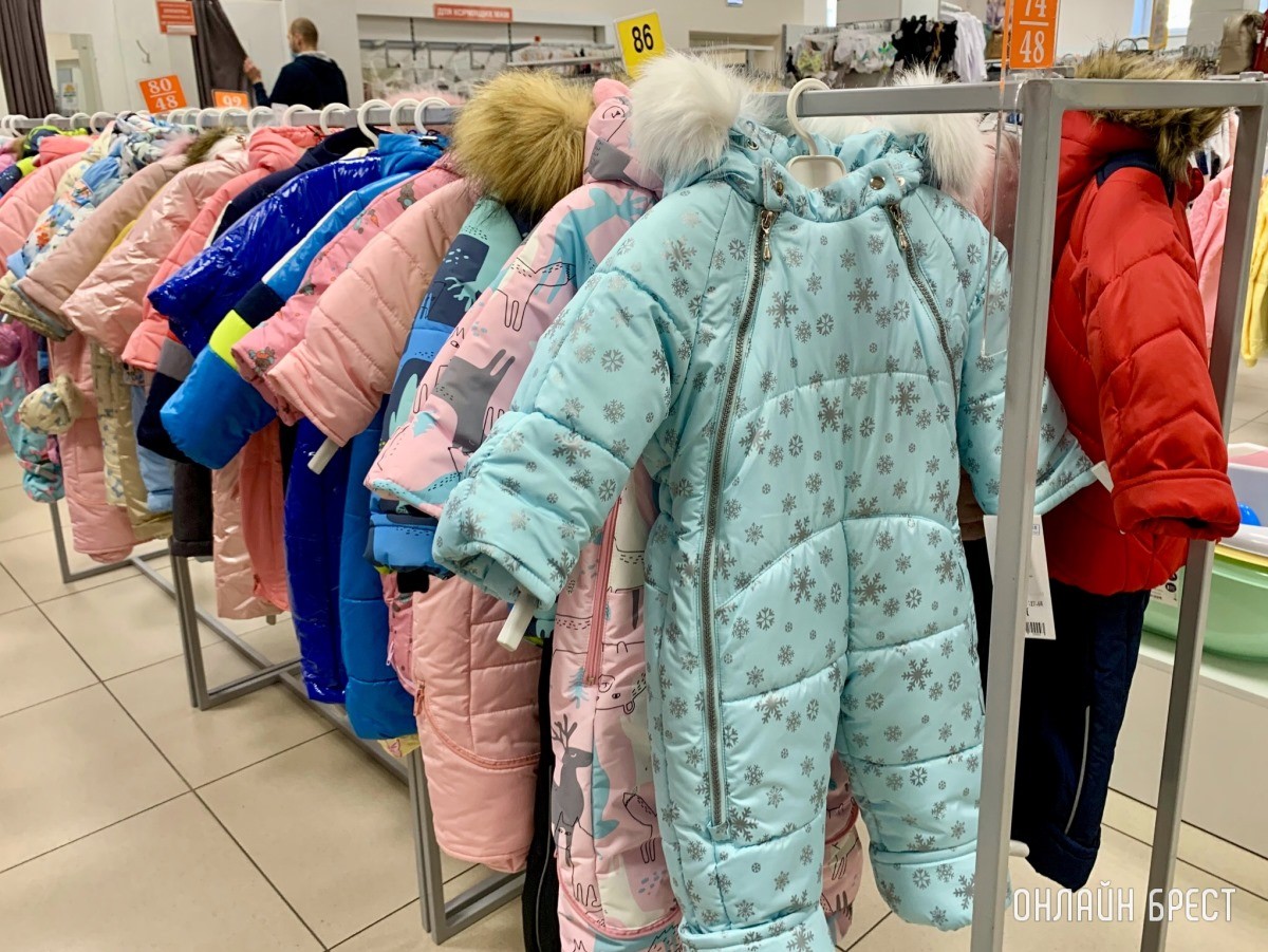 Осенне-зимние куртки для девочек и мальчиков в Детском мире на Советской в Бресте