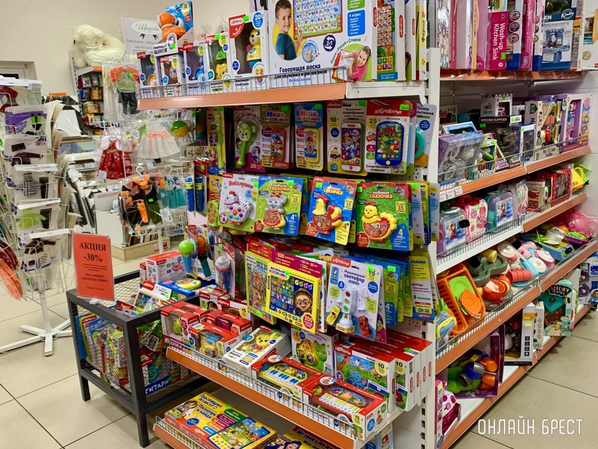 Осенне-зимние куртки для девочек и мальчиков в Детском мире на Советской в Бресте