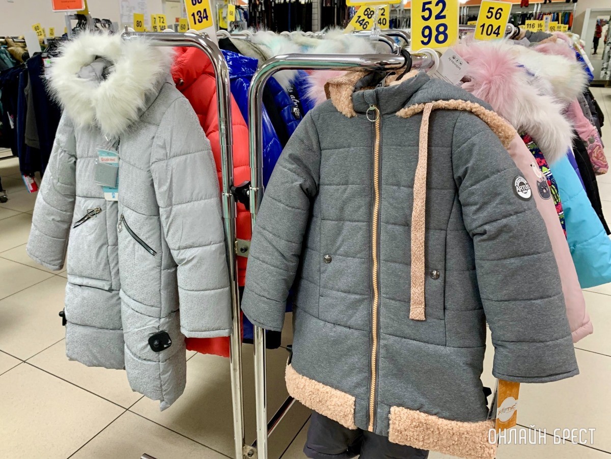 Осенне-зимние куртки для девочек и мальчиков в Детском мире на Советской в Бресте