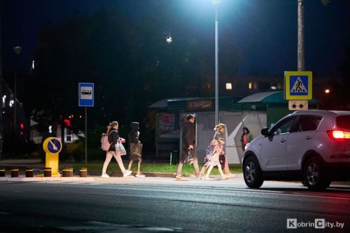 Зачем нужен «островок безопасности» напротив автовокзала в Кобрине: поговорили с ГАИ