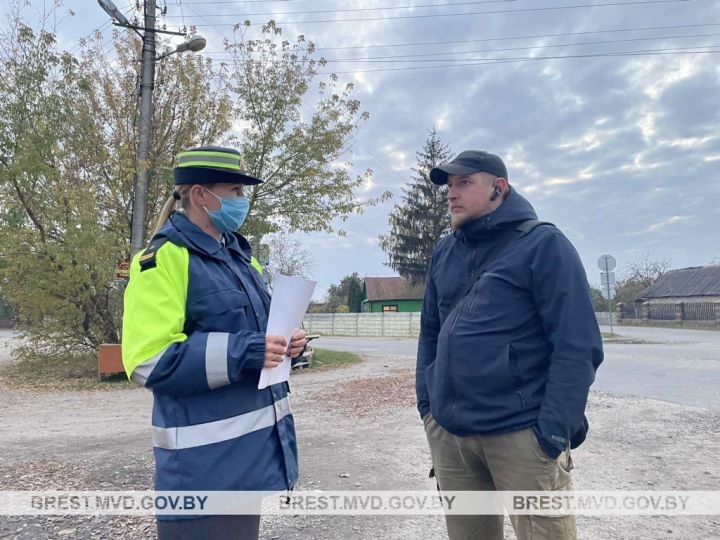 В Бресте ГАИ провела акцию-эксперимент и показала, насколько эффективны световозвращающие элементы