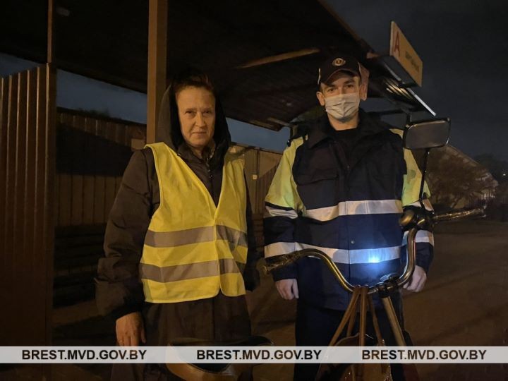 В Бресте ГАИ провела акцию-эксперимент и показала, насколько эффективны световозвращающие элементы