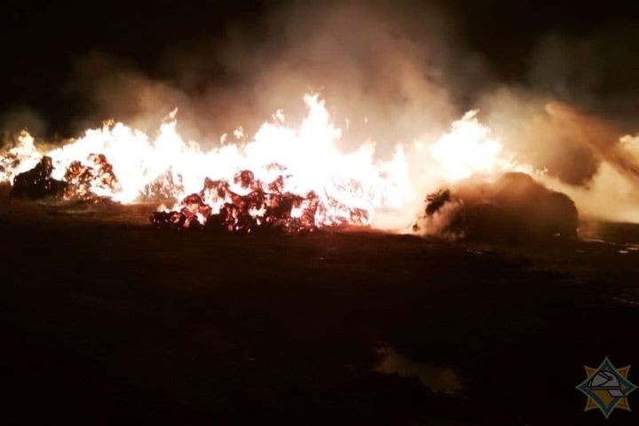 Склад с 880 т соломы загорелся в Ивацевичском районе