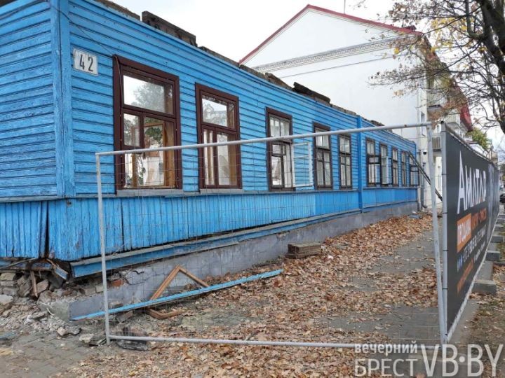 В Бресте на.Гоголя, рядом с памятником Тысячелетию Бреста, строится элитное жилье