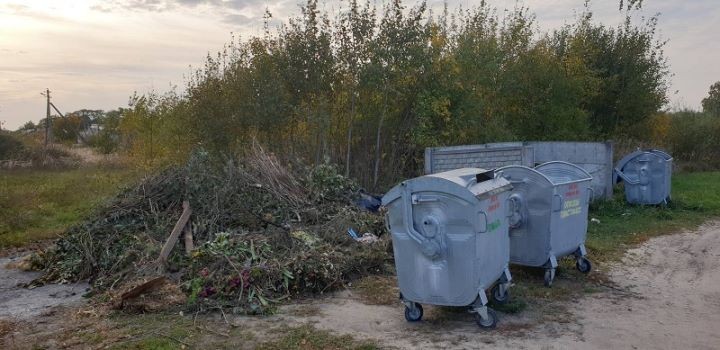 Проблемным вопросом в Малорите по-прежнему остаются свалки возле контейнерных площадок для сбора бытового мусора