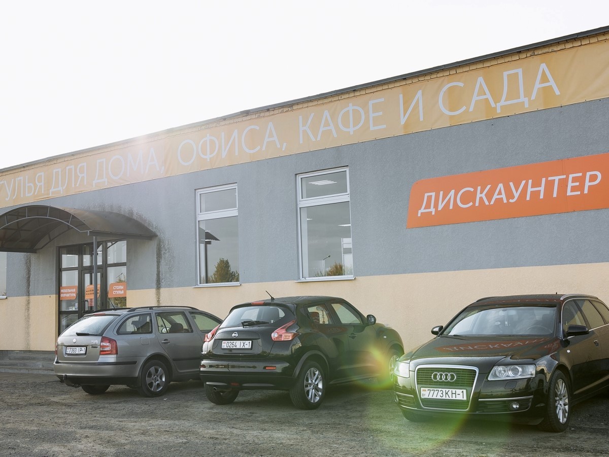 Огромный выбор столов, стульев, кресел в Бресте. Обзор дискаунтера мебели и фурнитуры «Акс-мебель»