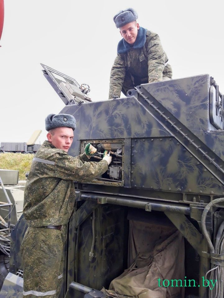Как брестские ракетчики переводят технику на зимний период эксплуатации