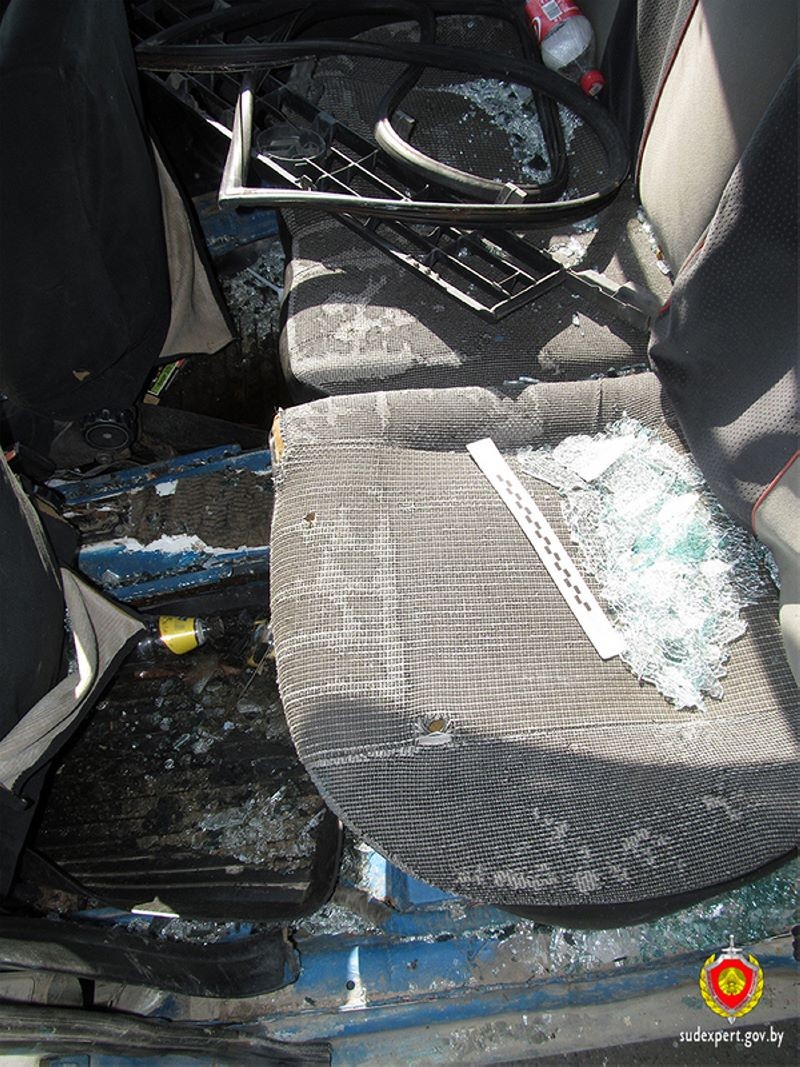 Женщина одолжила у знакомого VW Passat, а ее муж разгромил автомобиль. Случай в Брестской области