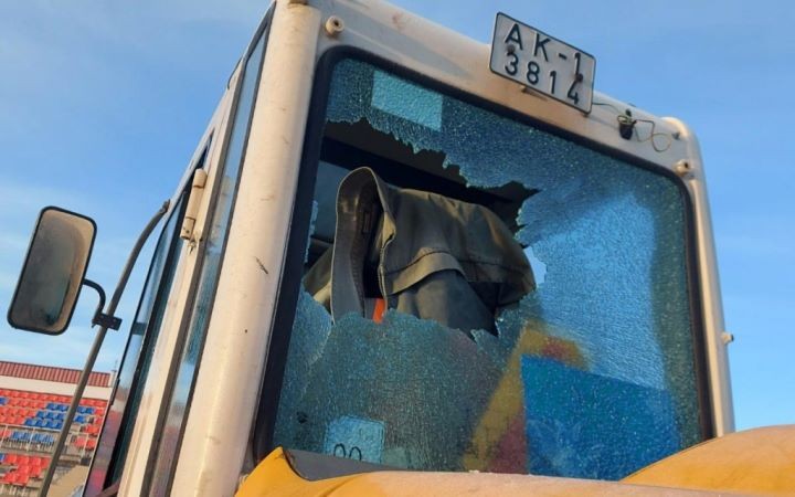 Сожгли ритуальные венки у Вечного огня, крушили городской стадион. В Барановичах подростки подозреваются в совершении сразу несколько актов вандализма за вечер