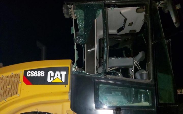 Сожгли ритуальные венки у Вечного огня, крушили городской стадион. В Барановичах подростки подозреваются в совершении сразу несколько актов вандализма за вечер