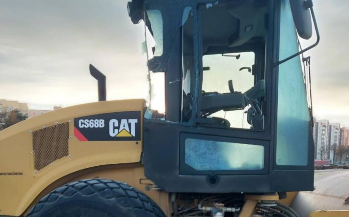 Сожгли ритуальные венки у Вечного огня, крушили городской стадион. В Барановичах подростки подозреваются в совершении сразу несколько актов вандализма за вечер