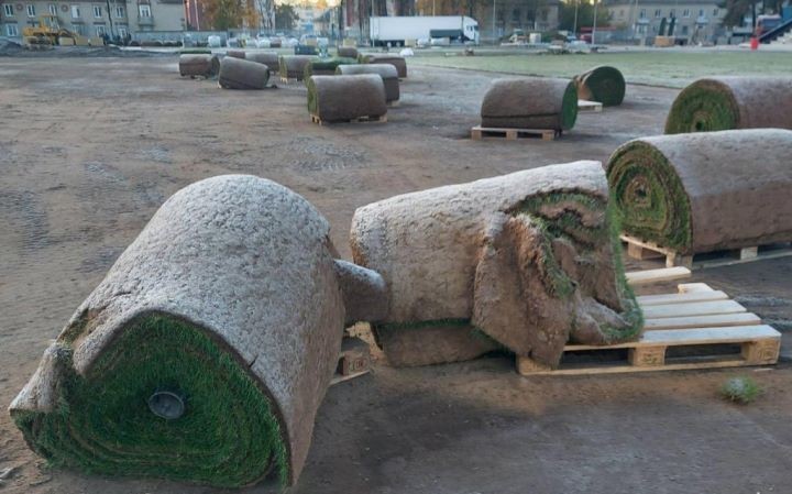 Сожгли ритуальные венки у Вечного огня, крушили городской стадион. В Барановичах подростки подозреваются в совершении сразу несколько актов вандализма за вечер