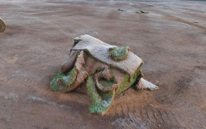 Сожгли ритуальные венки у Вечного огня, крушили городской стадион. В Барановичах подростки подозреваются в совершении сразу несколько актов вандализма за вечер