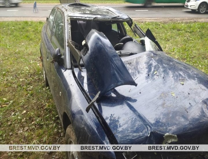 В Пружанском районе бесправник «вылетел» в кювет и перевернулся