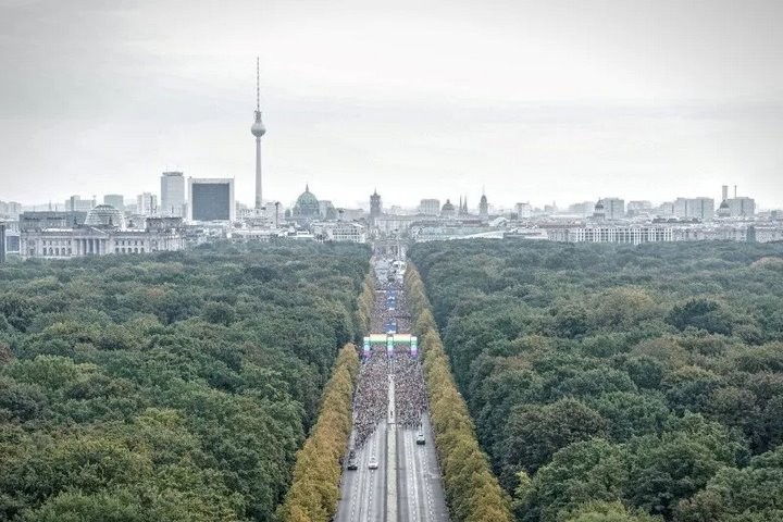 Брестчанин пробежал Берлинский марафон, где был поставлен новый мировой рекорд